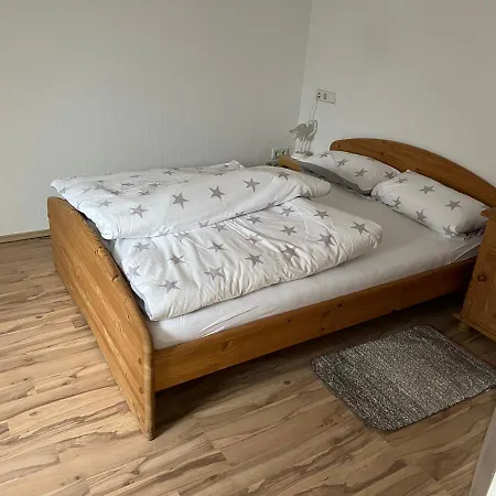 Apartment Ferienwohnung/monteurwohnung In Ruhigem Innenhof *
