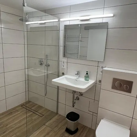 Ferienwohnung/monteurwohnung In Ruhigem Innenhof
